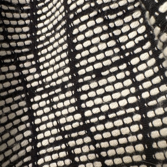 Banana Republic Black/White Wrap Crossover Skirt with Pockets - Size 10 - Picture 2 of 5